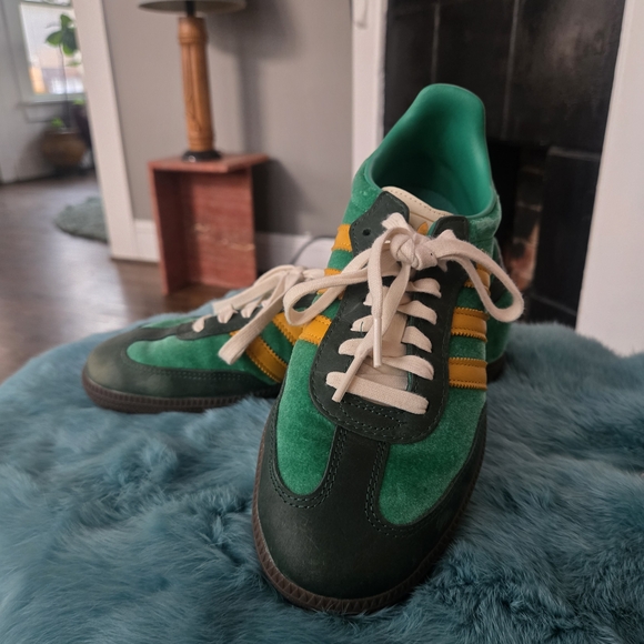 adidas Shoes - Adidas Sambas In Rare Colorway